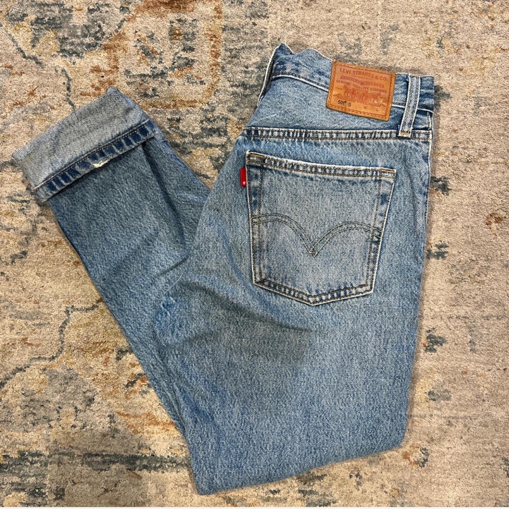 Levi's Classic Straight Women's Jeans in Light Blue